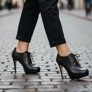Bata Genuine Black Leather Oxford Stiletto/Pump Lace Up Platform Ankle Booties